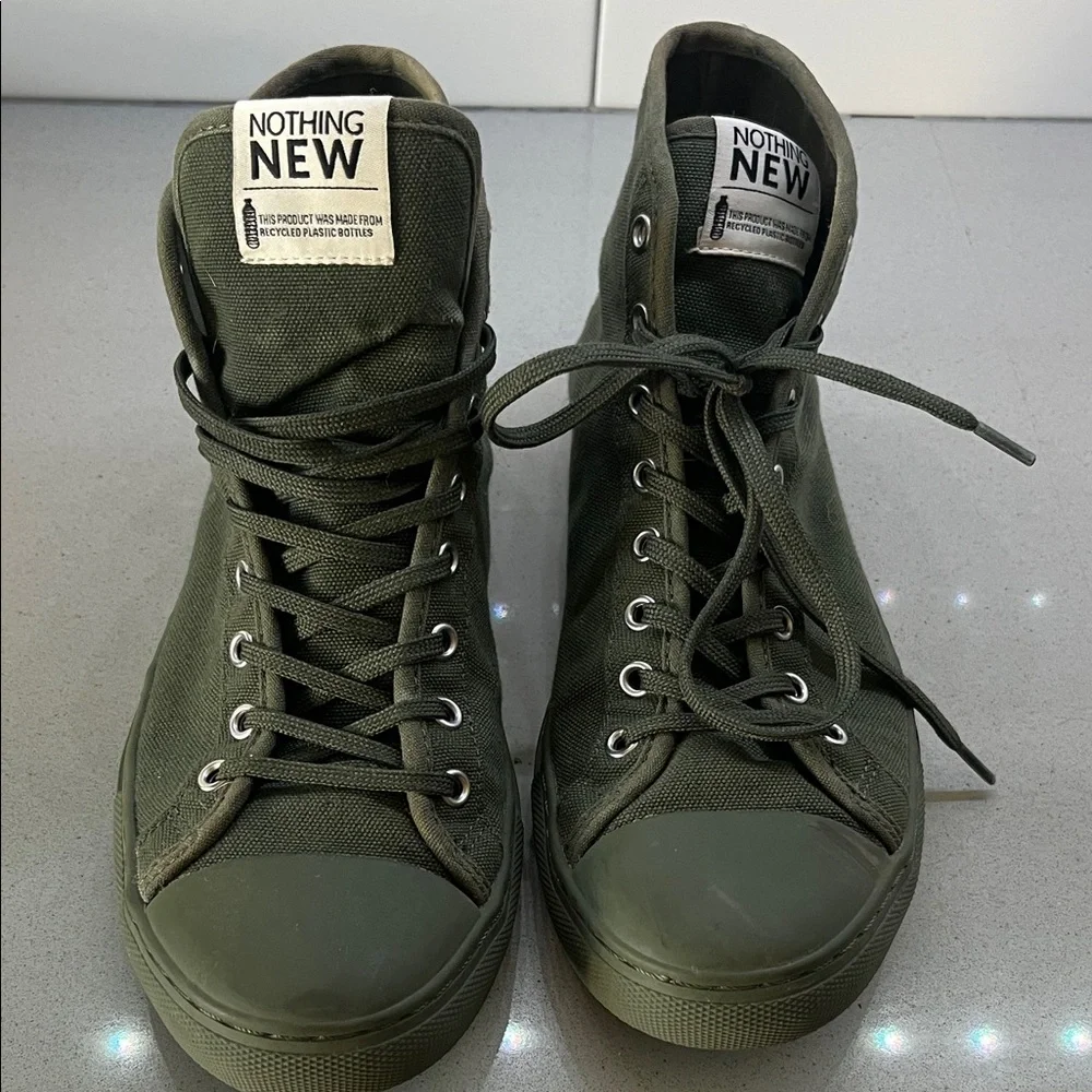 Women’s High-Top Canvas Sneakers in Olive Green